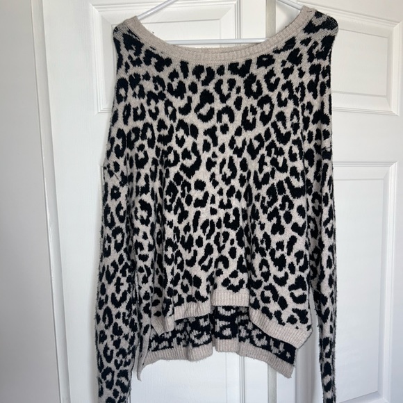 Sweater - Picture 5 of 7